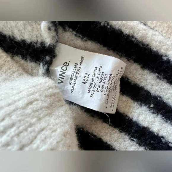 VINCE Wool Bouqle Engineered Stripe Crew coastal off white black crew sweater M - Picture 8 of 11